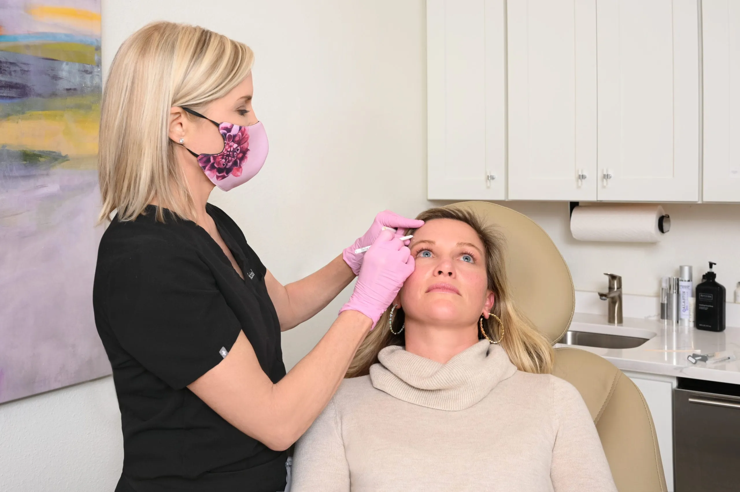 Susan McCann BOTOX injections Susan McCann giving BOTOX injections