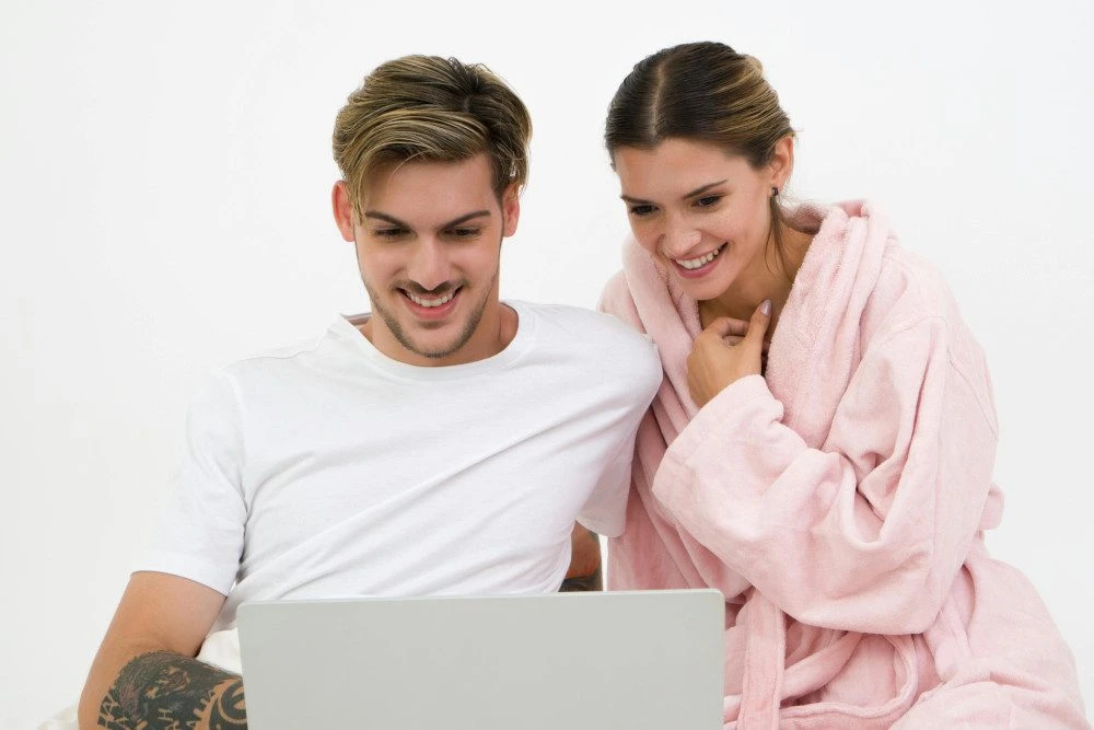 Is "Boyfriend Air" Really a Thing & Can It Hurt Your Skin?